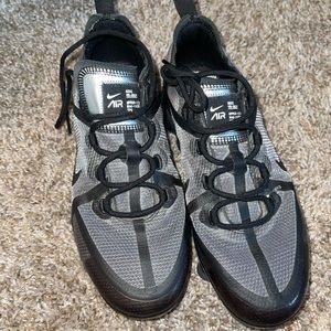 Nike Black Vapormax Authentic **CLOSET CLEANOUT**
